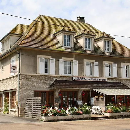 La Petite France 2* Le Chateau-d'Almeneches